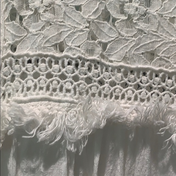 Super cute white top - Picture 3 of 5